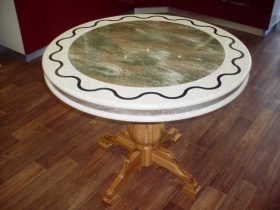 Сборка круглого стола в Берёзовском