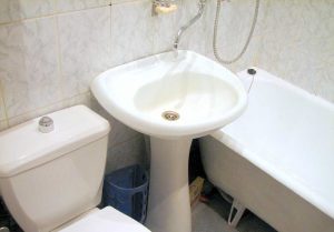 Установка раковины тюльпан в ванной в Берёзовском